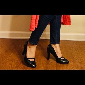 COLE HAAN heeled pumps- 5M